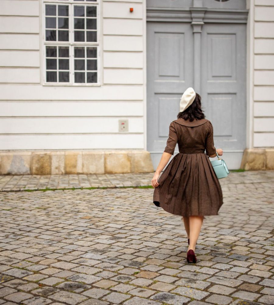 L'Histoire du Béret Femme : De l'Accessoire Traditionnel à l'Indispensable de Mode