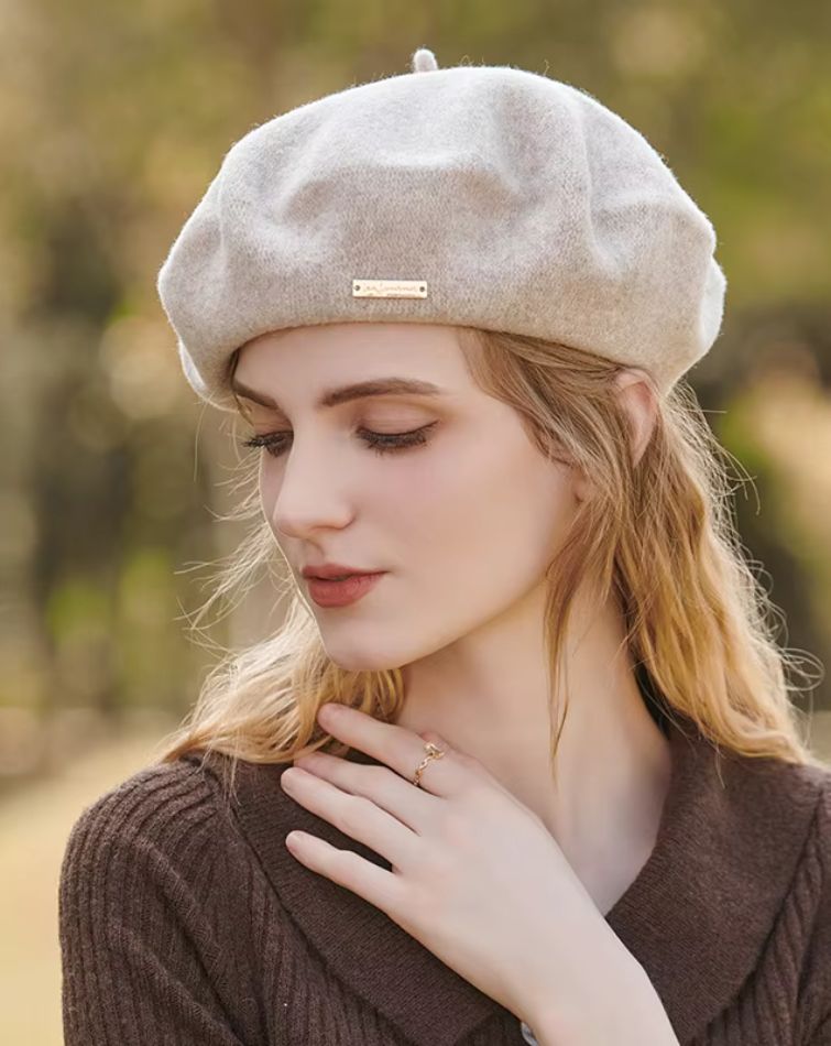 chapeau beige clair en laine