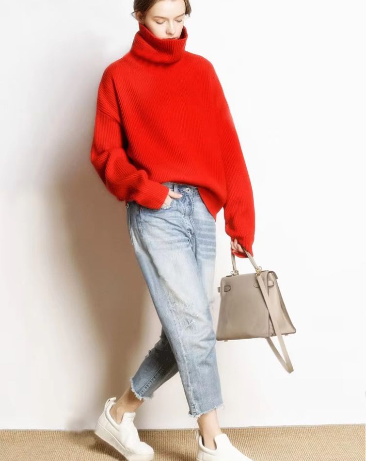 vêtement oversize rouge col roulé